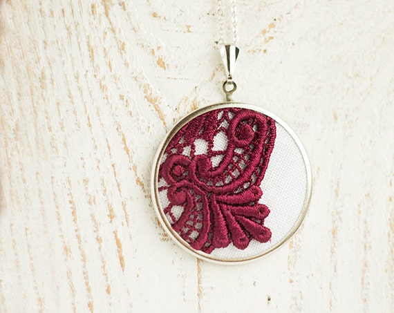 Textile necklace with burgundy lace in vintage style - oxblood jewelry - skrynka Textile necklace with burgundy lace in vintage style - oxblood jewelry - skrynka