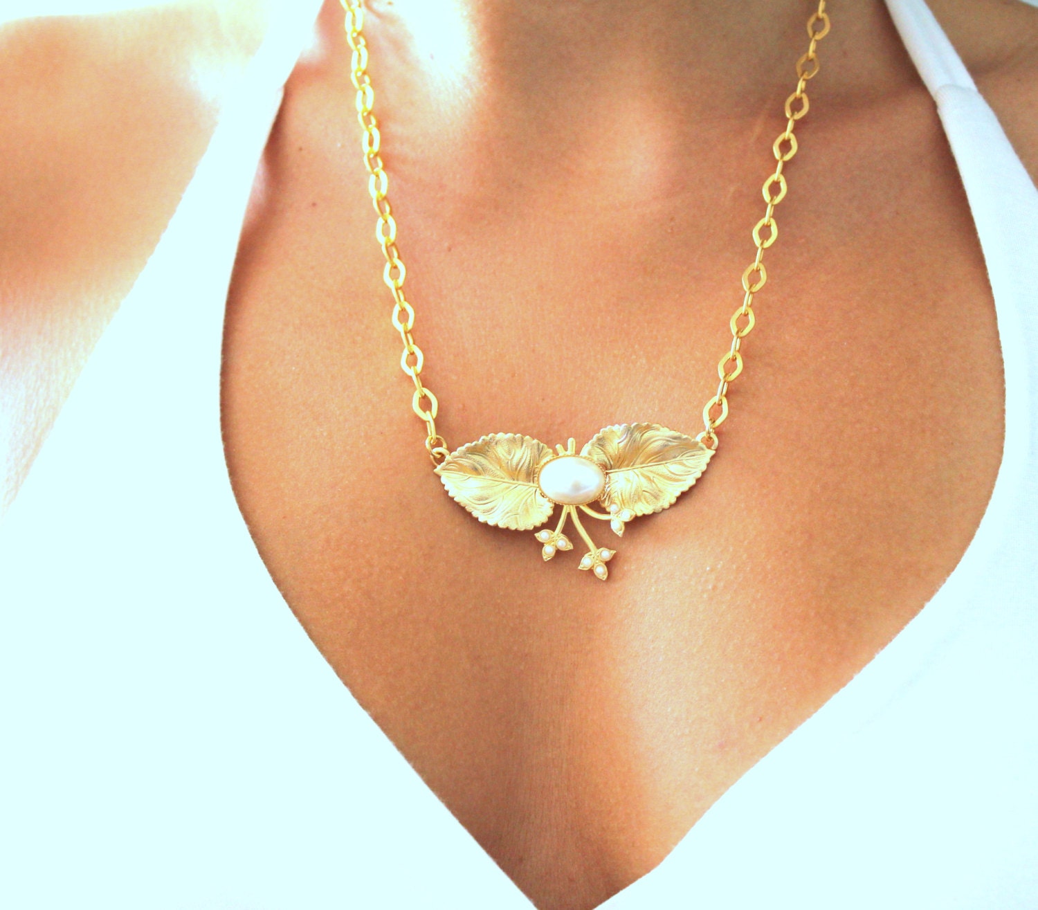 Pearls and gold Necklace shabby chic victorian style necklace 14k gold plated gold and pearls necklace.