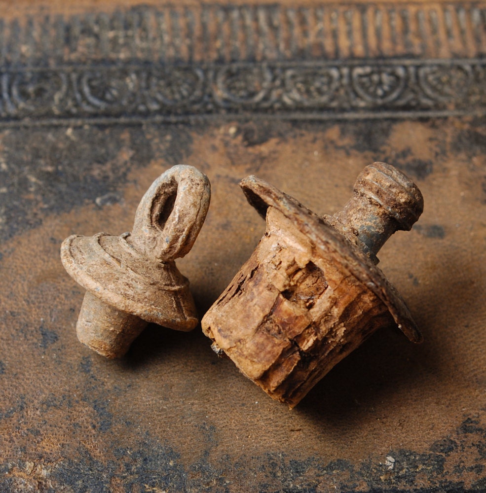 Set of 2 antique metal stoppers, findings, Original dark patina. - Alchemyshop
