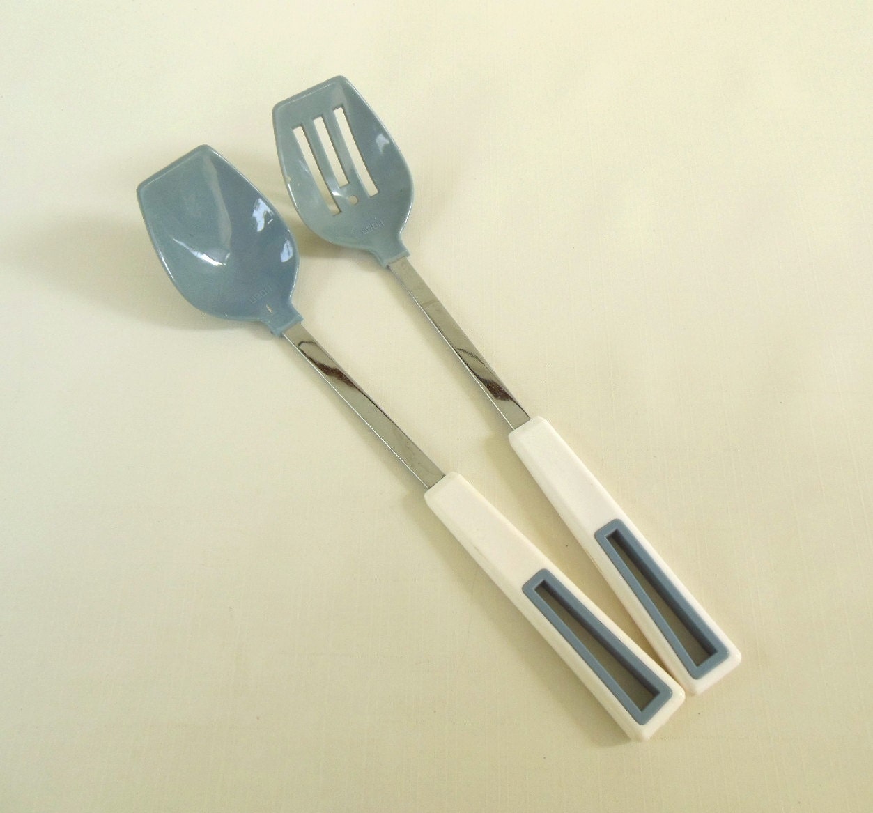 Hoan Kitchen Utensils Nylon Slotted Spoon by LaurasLastDitch