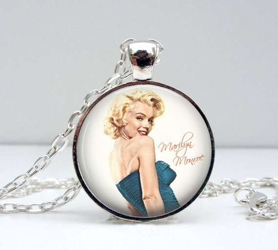 Items Similar To Marilyn Monroe Necklace Signature Glass Picture Pendant Photo Pendant 8739