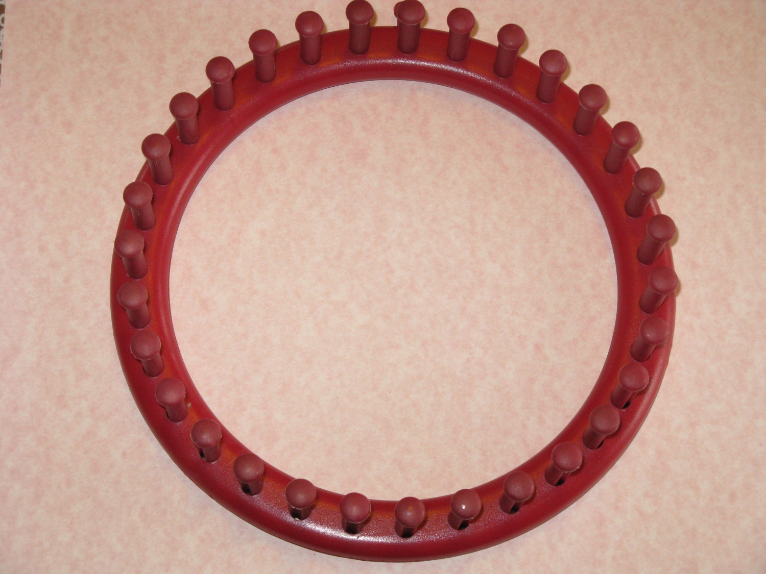 Provo Craft Knifty Knitter Knitting Loom Round Red by corgipal