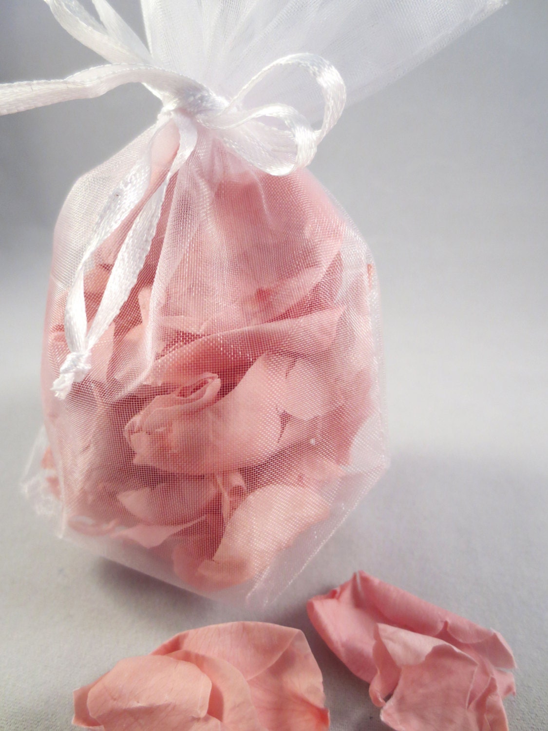 15 White Organza Bags full with Smoky Pink Preserved Rose Petals