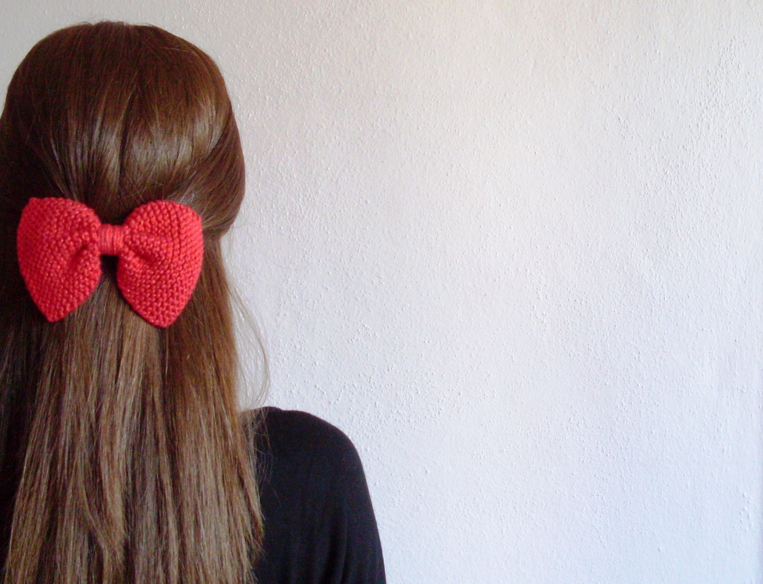 Hand Knit Bow Hair Clip in Red - theknittingsea