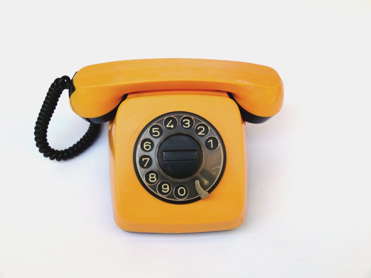 Vintage soviet union rotary phone TA-600 yellow rotary telephone rustic home decor bell made in Europe rotary dial phone rare collectibles
