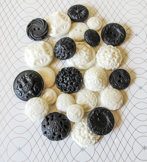 25 Edible Candy Buttons: Black & White Il_570xn
