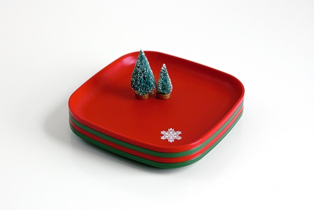 Vintage Red and Green Christmas Holiday Tupperware Plates