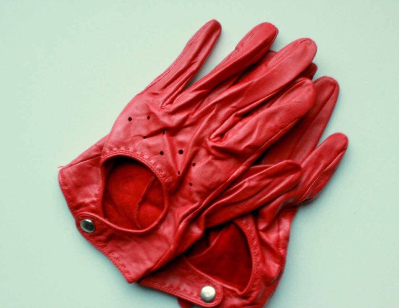 vintage red leather gloves, 80s gloves, leather gloves, wristlet, red gloves, biker accessories, vintage accessories, vintage gloves 'ruby'