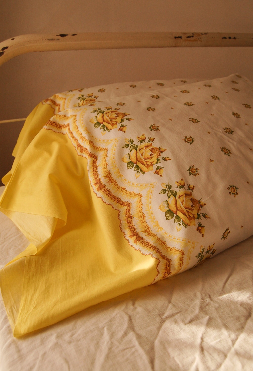 Vintage Decorative Pillow Cases Pair- 1940s Never Used -  Yellow Roses - Cottage  - Super Soft