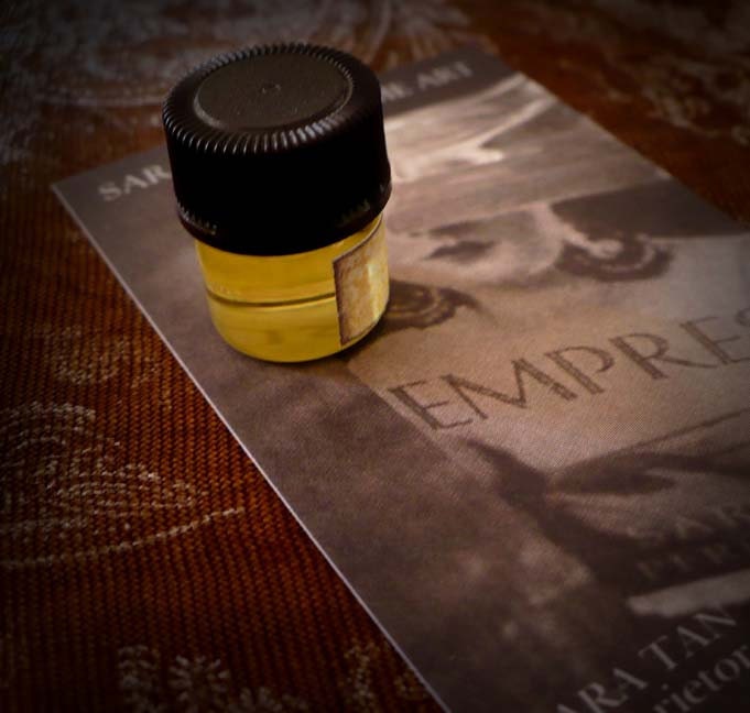SCANDAL IN LONDON Perfume Oil Sample - Sherlock Holmes inspired