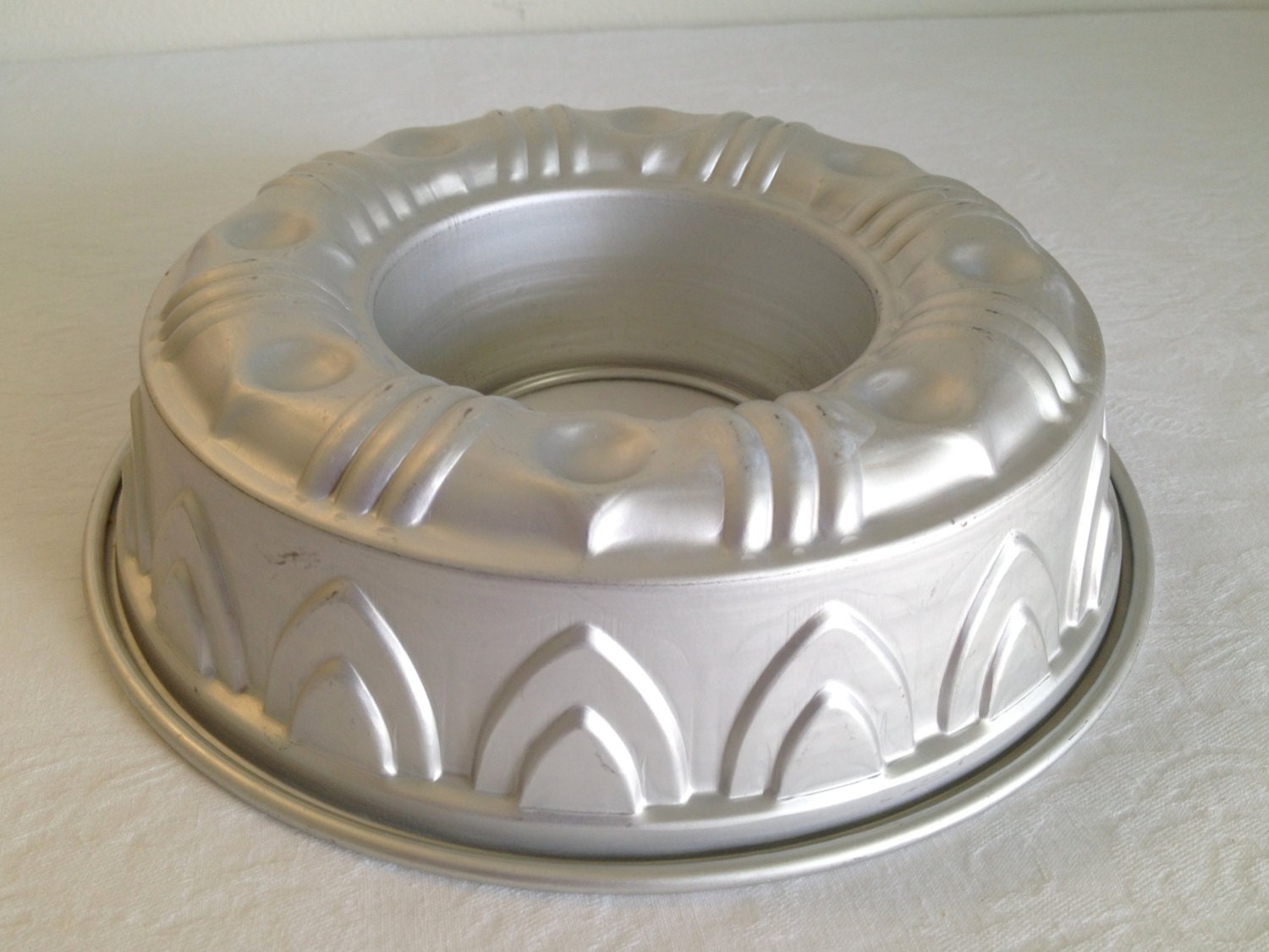 Vintage Mirro Aluminum Ring Mold Cake Pan by TheLittleThingsVin