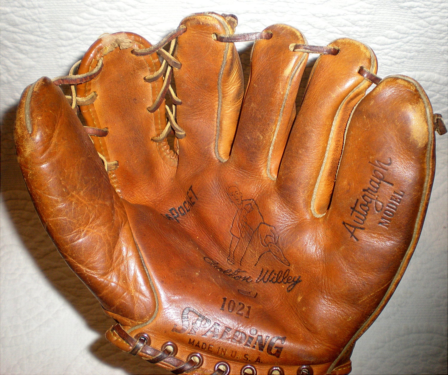 Spalding 1021 Six Finger Baseball Glove Endorsed By by Buddhagal