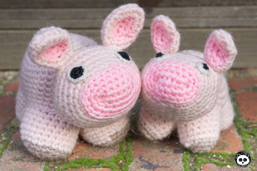 Pig and Piglet Toys. Crochet Amigurumi Pattern by labrystudio