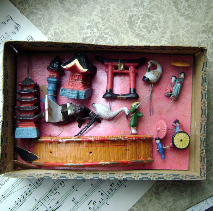 Vintage Japanese miniature figurines porcelain by AnvilsAttic