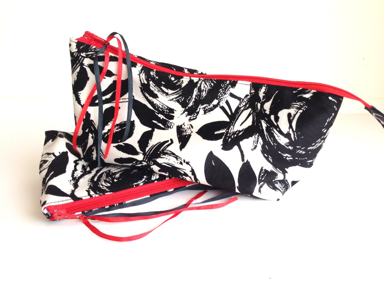 Black Rose Red  Zipper Pouch Set-Black Red Rose Zipper Pouch-Black White Rose Makeup Cosmetic bag- Red Black Rose Pencil Case - LaVieBoeretroos