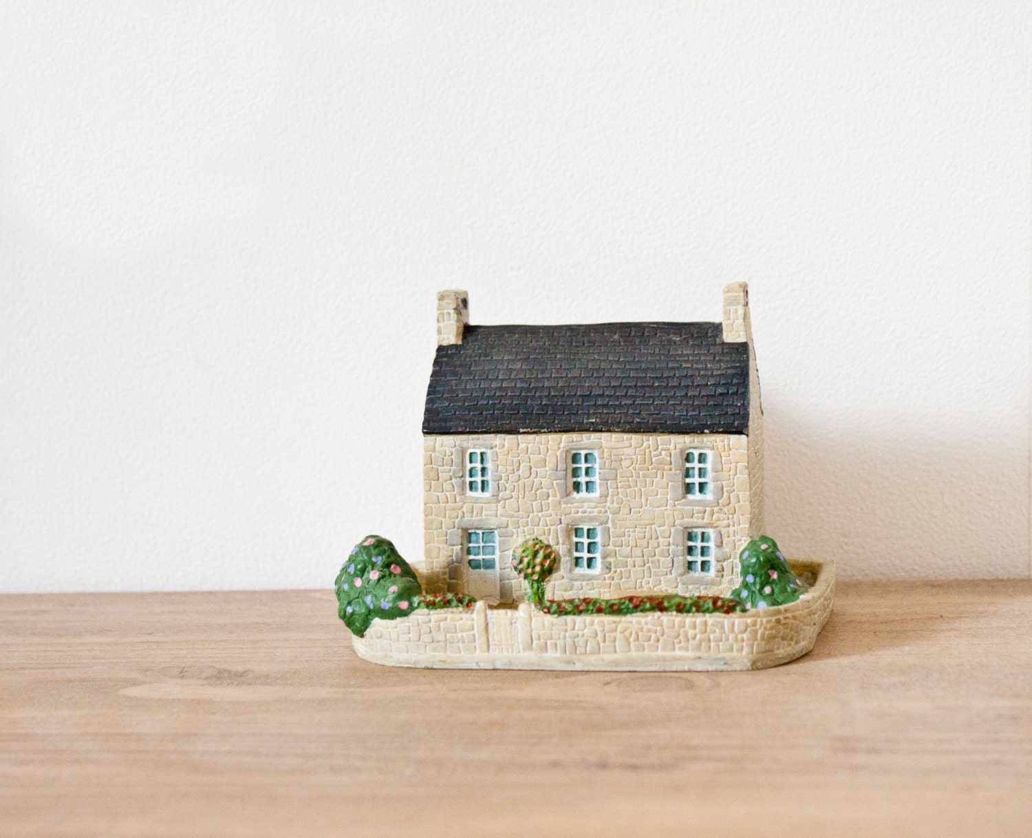 Miniature french white stone house - Vintage traditionnal french little house - architectural model collectable miniature train