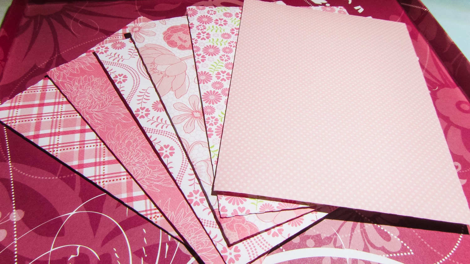 6 5x7 Pink Pattern Envelope Set