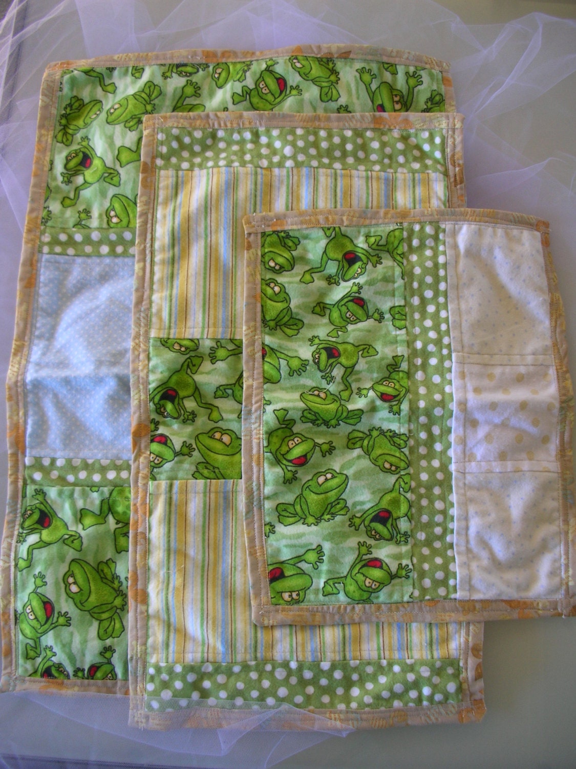 Set of 3 various sizes Baby Burp Clothes with Frogs