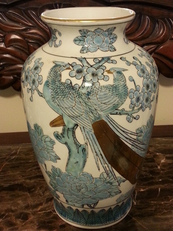 Vintage Gold Imari Hand Painted Chinoiserie Peacock Blue Large Vase
