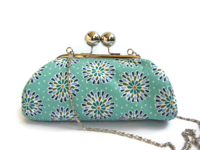 Round green metal frame clutch with chain, kiss lock clutch, evening clutch, retro clutch - blackbirdbag Round green metal frame clutch with chain, kiss lock clutch, evening clutch, retro clutch - blackbirdbag