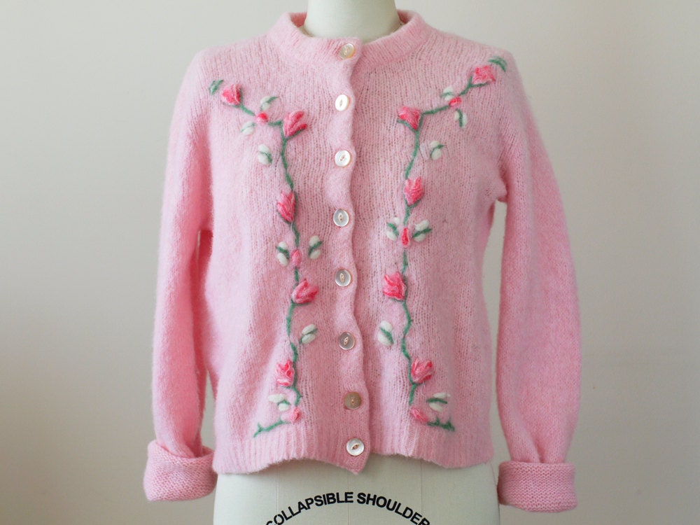 1960s Cardigan / 60s Sweater // The Snapdragon Sweater - WearAreTheyNow