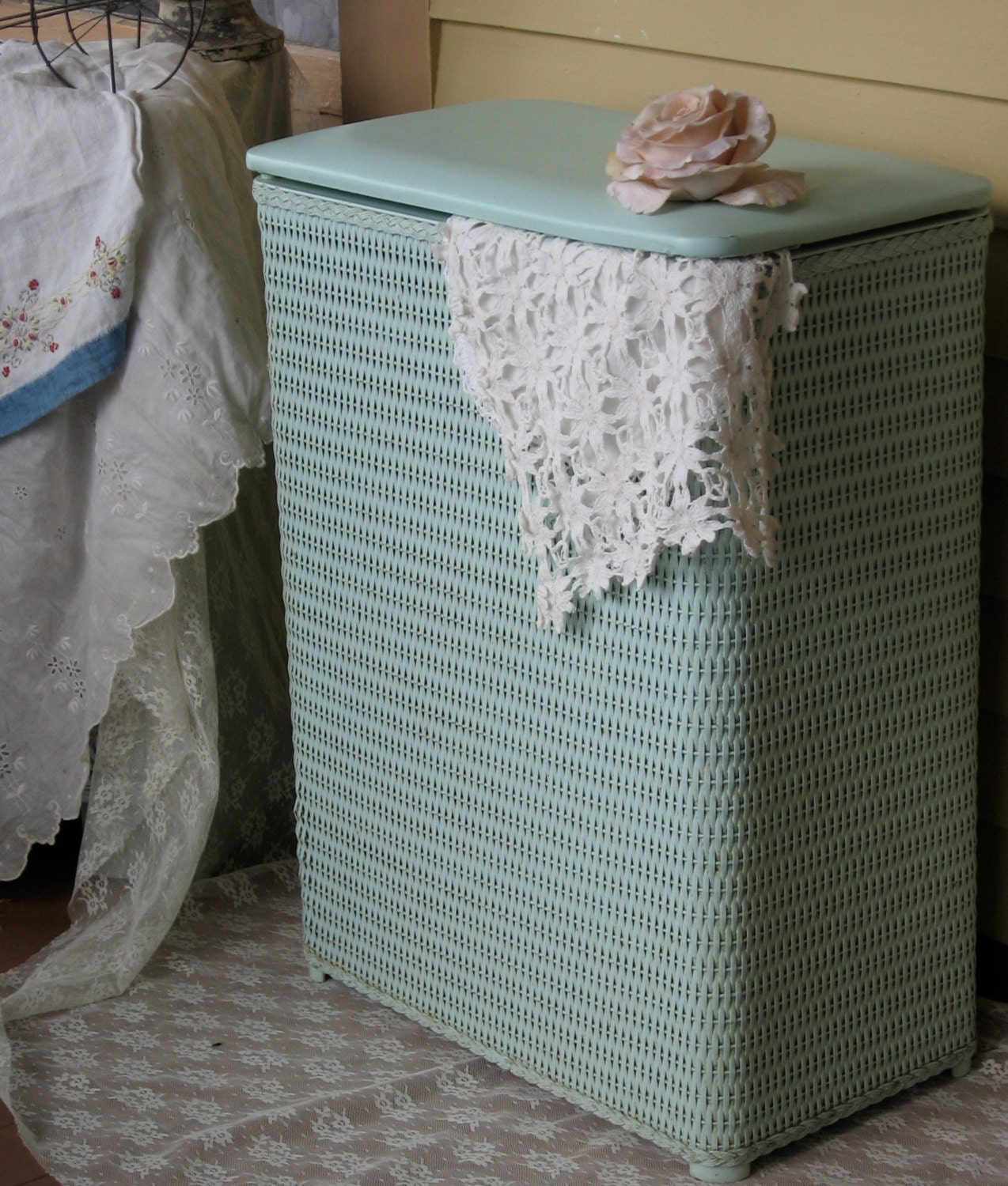 Vintage Laundry Hamper / Vintage Mint Green Pearl by Fannypippin