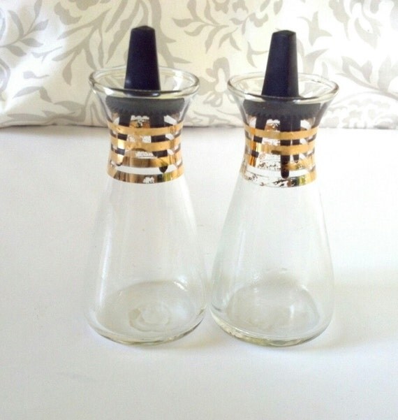 Items similar to Pyrex Glass Salt and Pepper Shakers Atomic Starburst