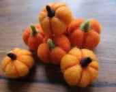 Needle felted Pumpkins- Little  Pumpkins- Ecofriendly decor- Thanksgiving- Fall- Table Ornament- Halloween - FeltandGrain