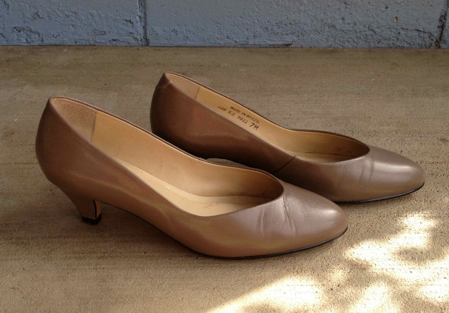 Vintage 80s Bass Leather Low Heels // Taupe by helicopterecouture