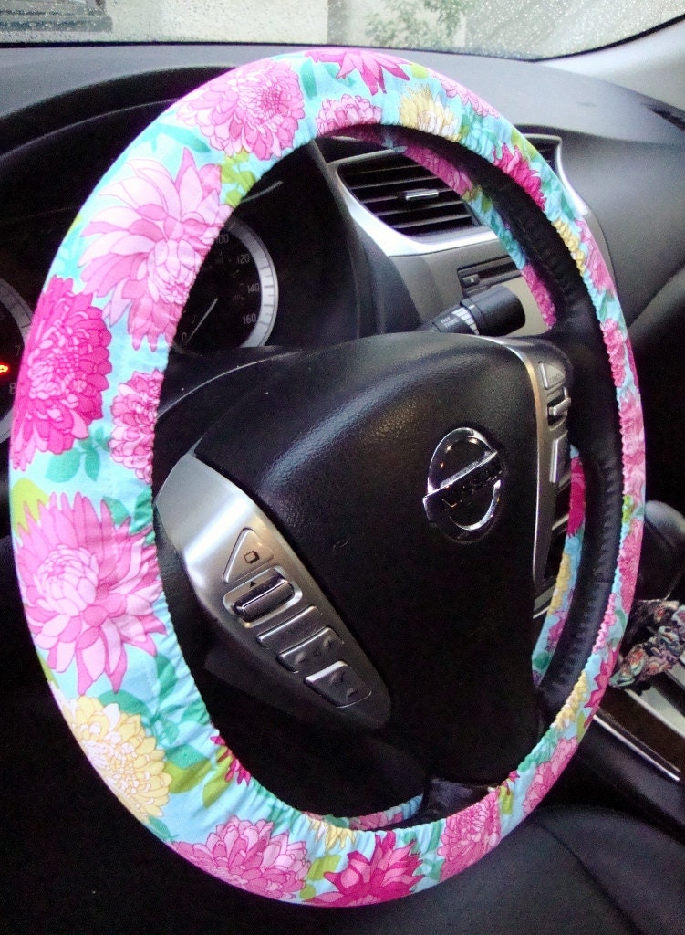 Items similar to Handmade Steering Wheel Cover Vintage Style Floral