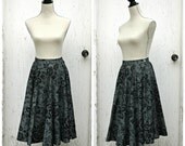 1960's polished cotton A line high waisted skirt in grey and black floral. size XS. - ButtonsandFrills 1960's polished cotton A line high waisted skirt in grey and black floral. size XS. - ButtonsandFrills