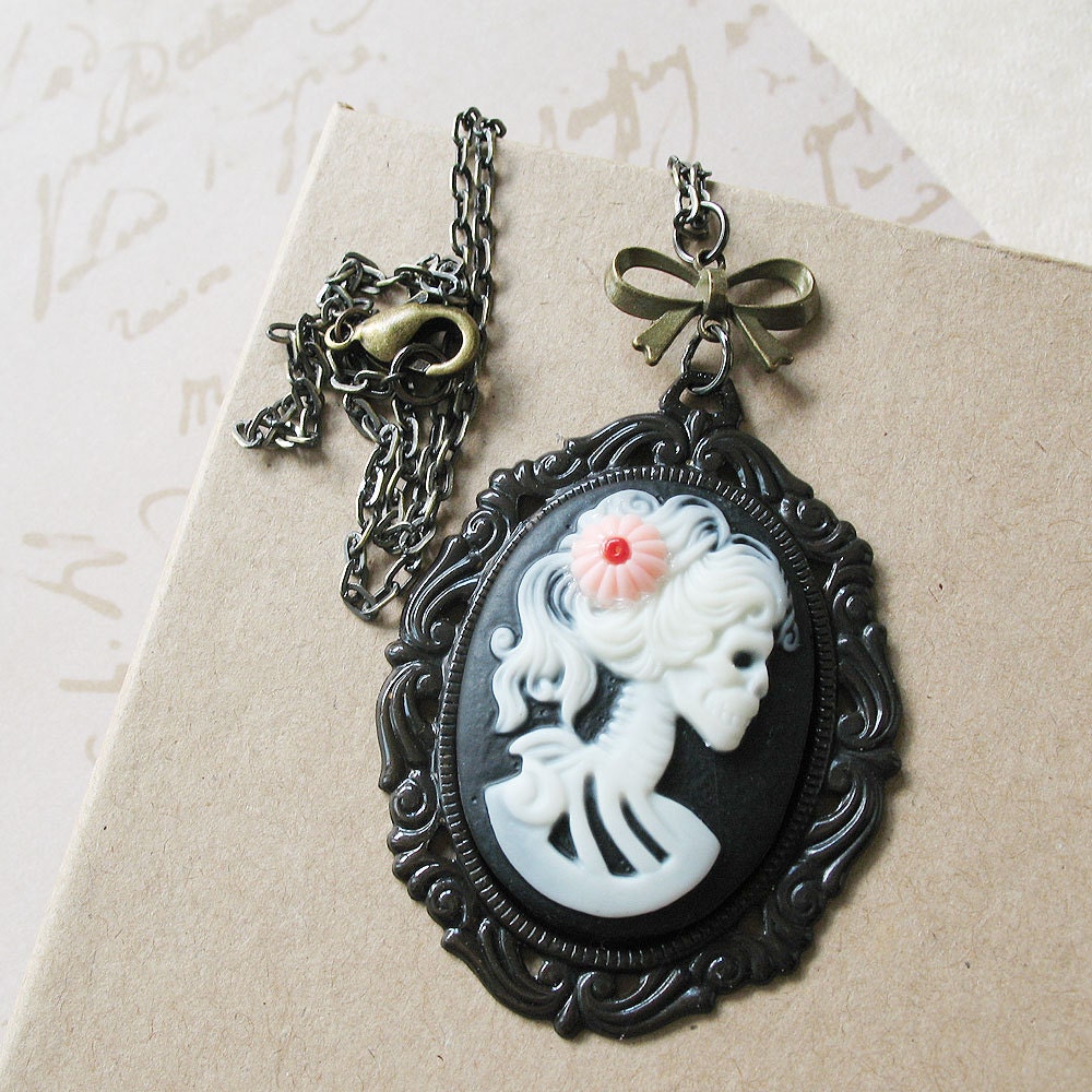 Halloween Victorian Gothic Lady Skeleton Necklace - Lenore - Love After Death - pulpsushi