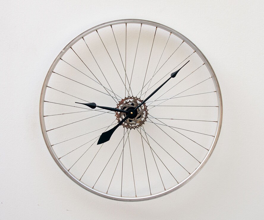 Recycled Bike Wheel Clock - pixelthis