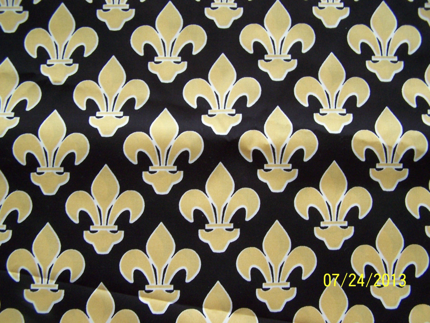 Saints+LSU+Fleur+De+Lis LSU SAINTS Fleur de lis Men's Tie Back Medical by SusieBugsNeedle