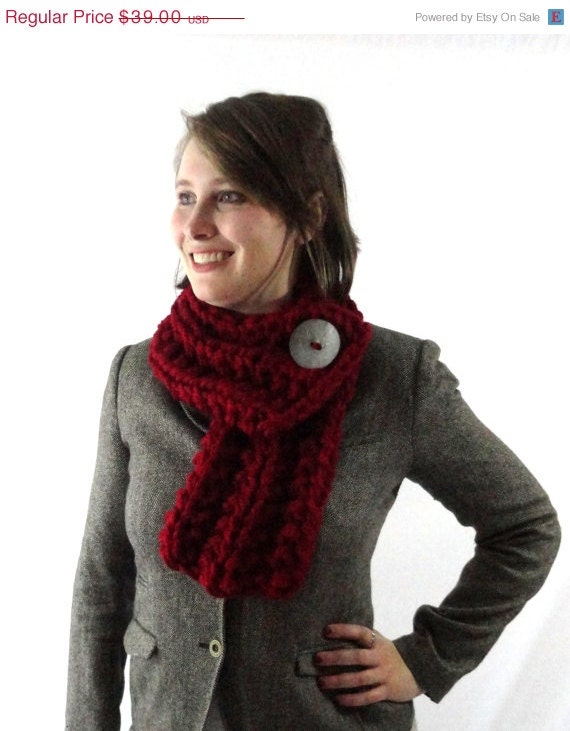 15% OFF CHRISTMAS SALE Cranberry Red Chunky Knit Cowl Scarf with Large Gray Button