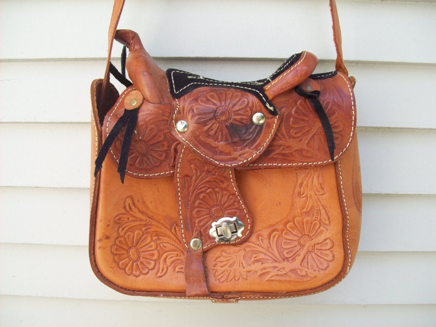 leather saddle purse