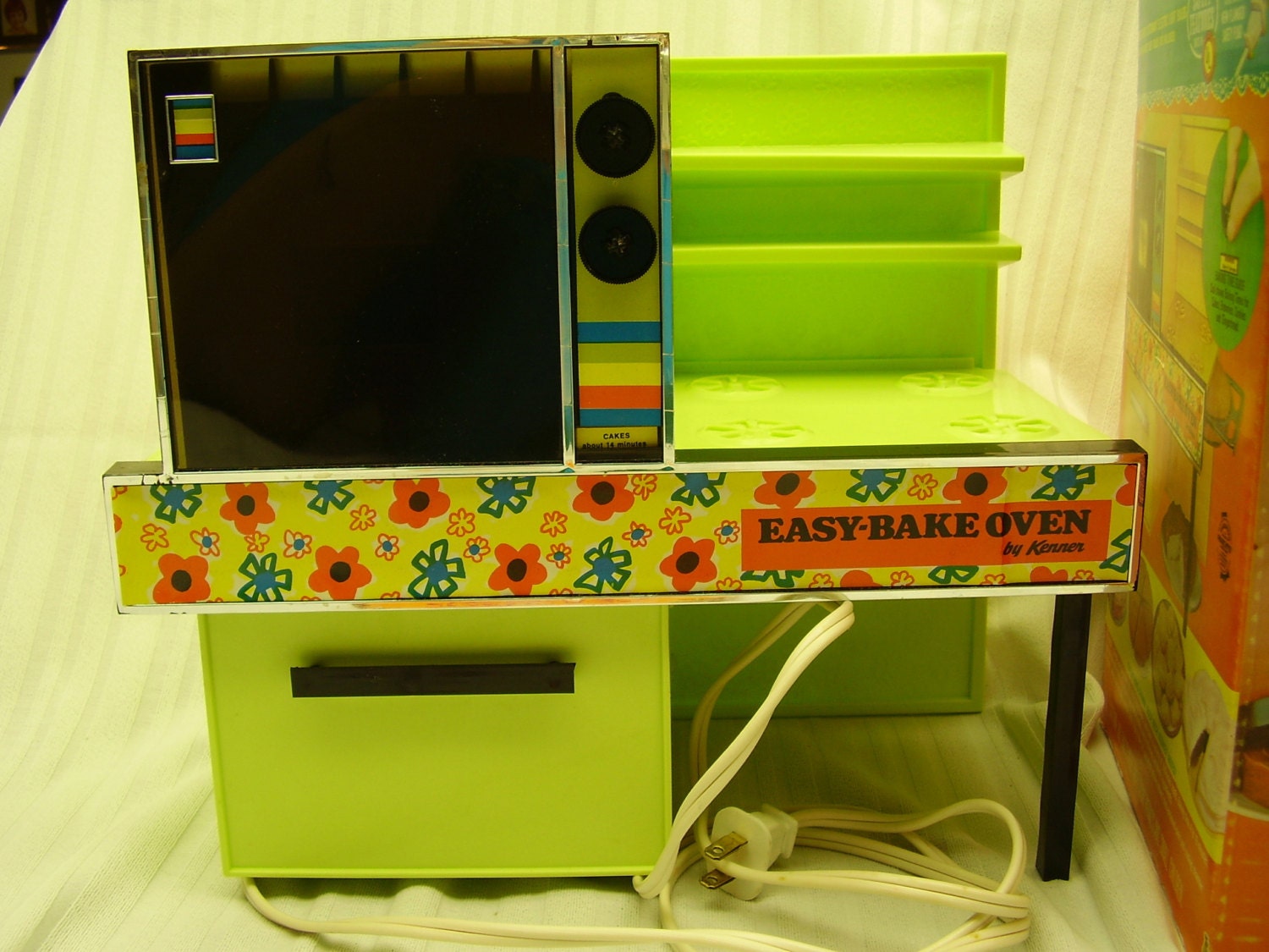 Easy Bake Oven 1971 Kenner Yellow Green by ClaudiasCollectibles