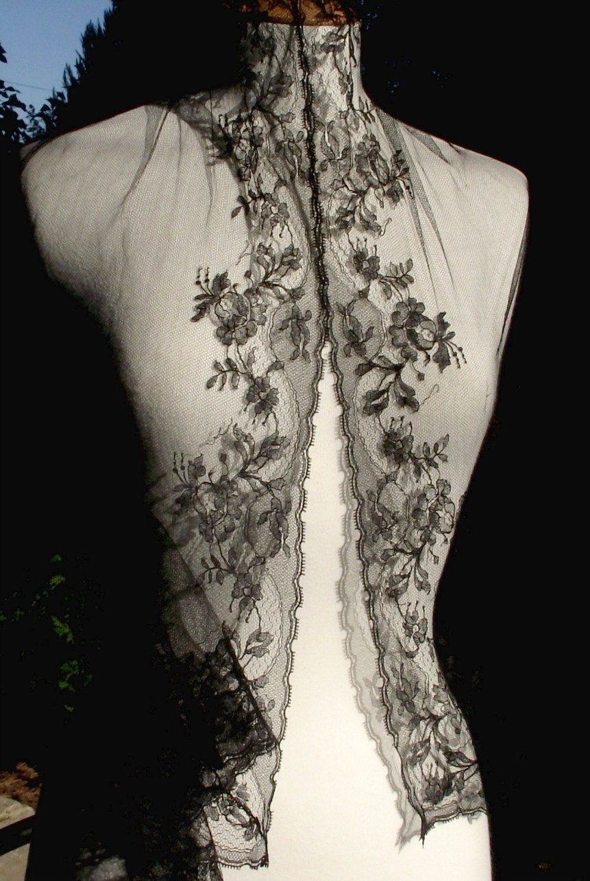 mantilla shawl