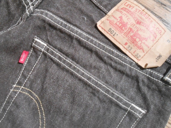 levis with button back pockets