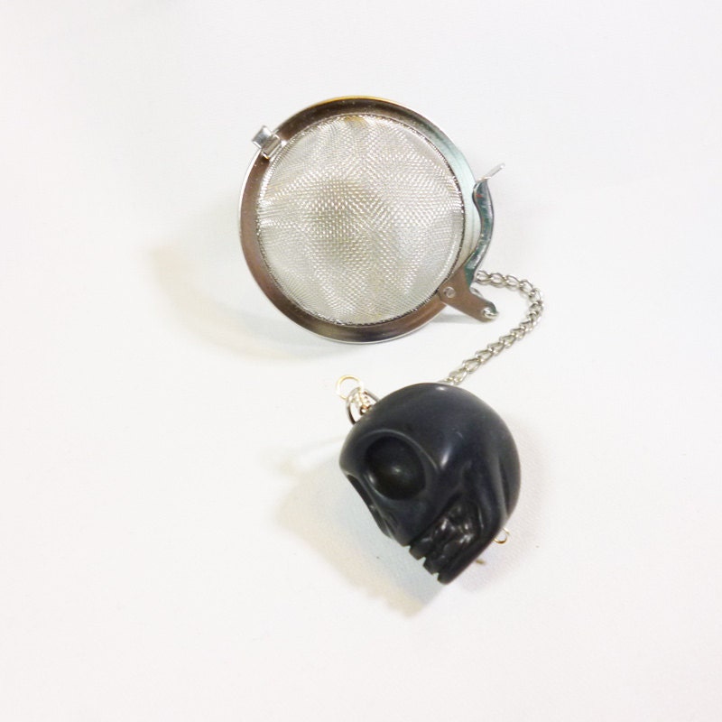 Tea Infuser with Black Skull Charm - DryadTea