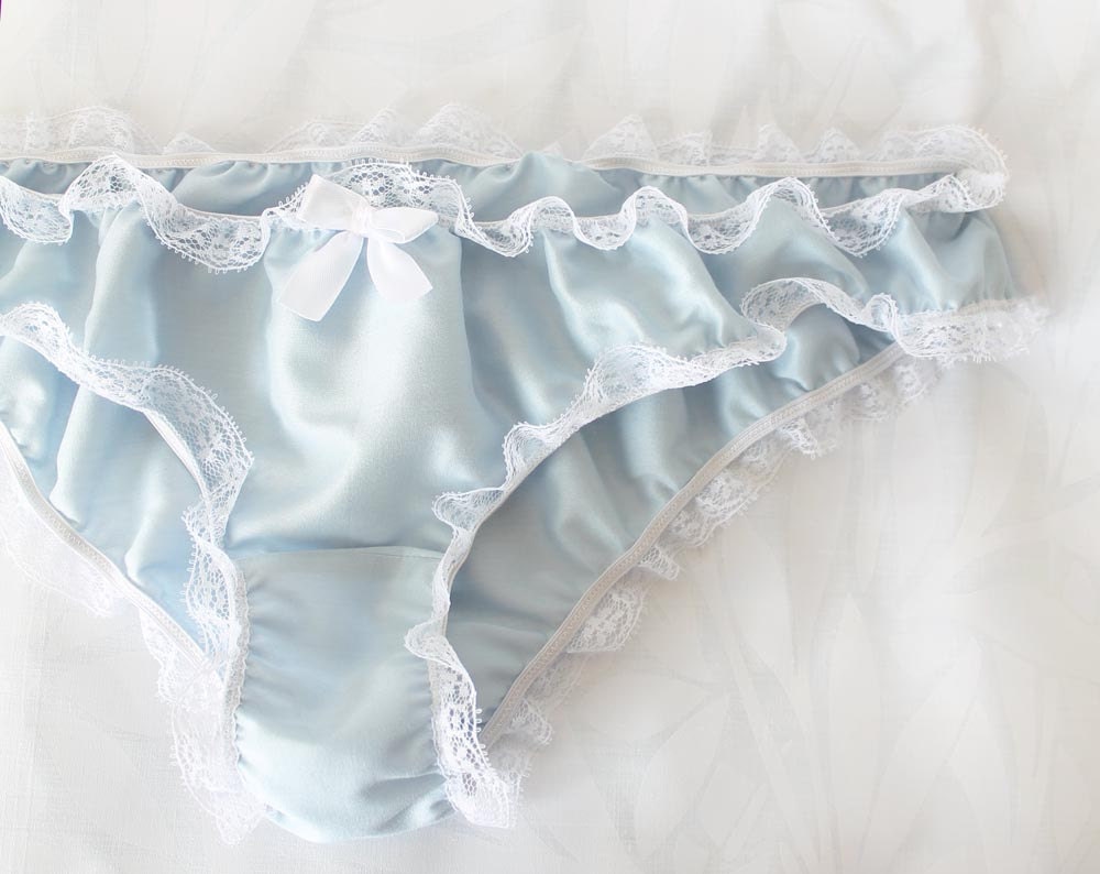 Frilly Lace Panties 100
