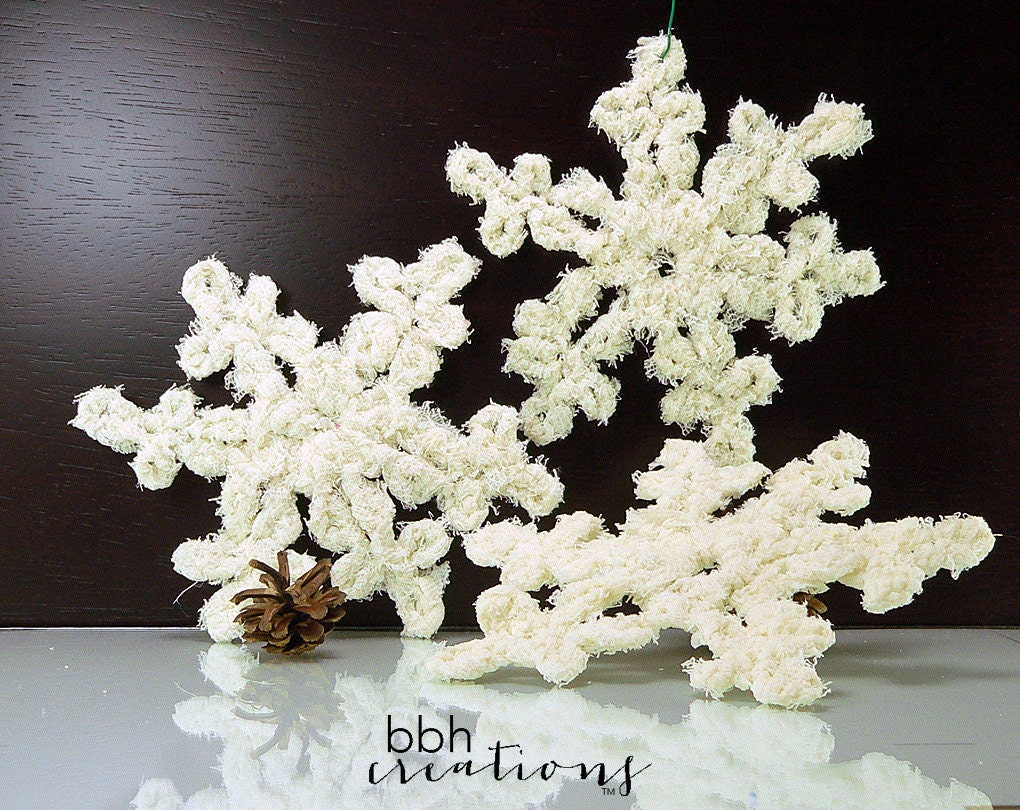 Lace Christmas Snowflake Ornament / Handcrafted Crochet Ornament / Winter / Holiday Decoration / Unique Bow / Set of 3 - BBHCreations