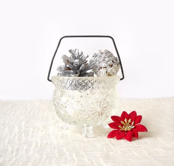 Vintage Daisy Button Footed Glass Cauldron by MomsantiquesNthings