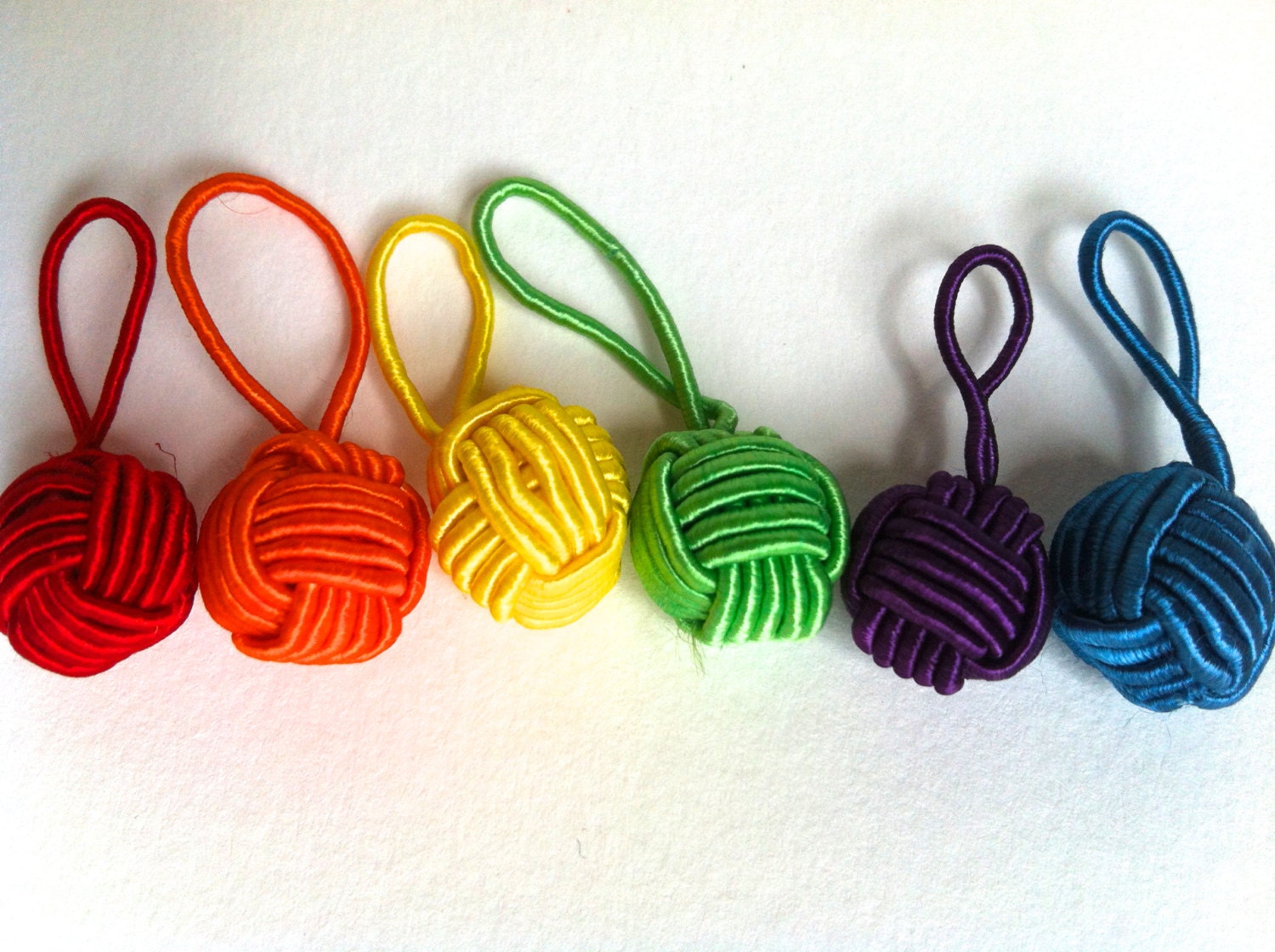 Hiya Hiya UK knitting Yarn Ball Stitch markers- Pack of 6
