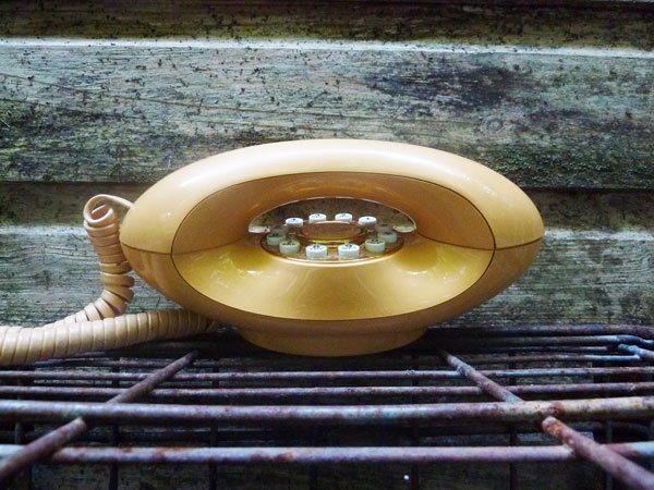 Vintage Genie Phone Creamy Peach Mod - YellowBirchVintage