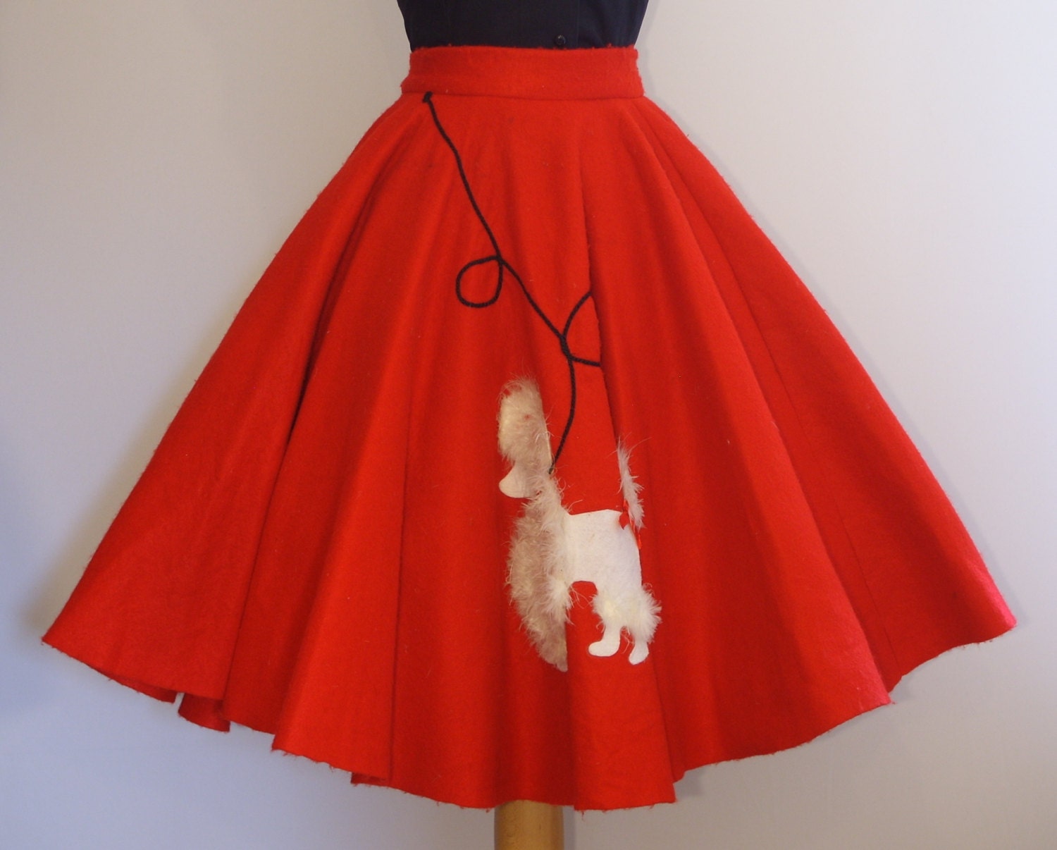 REDUCED Vintage 1950s POODLE SKIRT / Full by RainbowValleyVintage