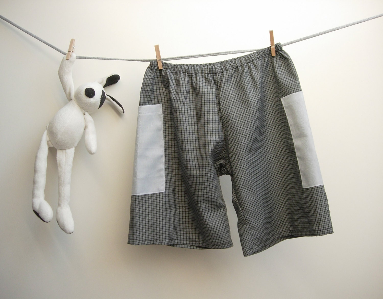 Boys cotton shorts, checked black and white 100% italian cotton with two side sky-blue pockets, 4 years size. Ready to ship - robedellarobi