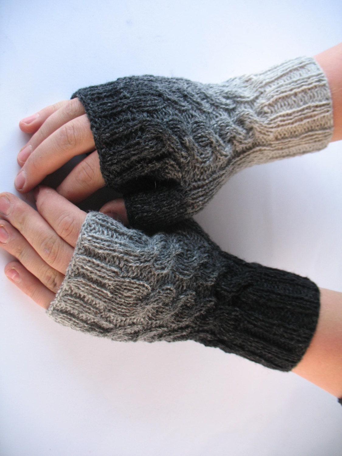 Black - Gray Fingerless Gloves/Mittens with Plaints for practicall Men. - solva