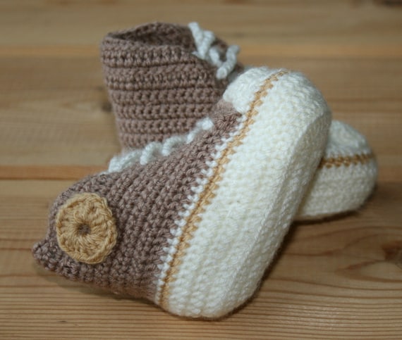 Newborn baby booties Handmade crochet baby booties Converse style 