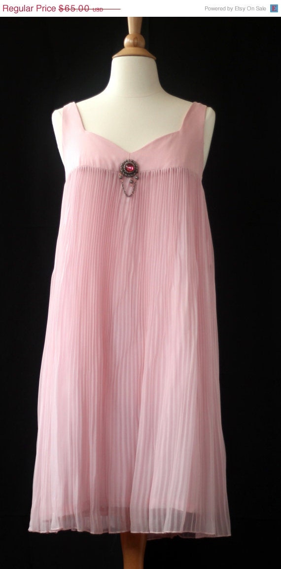 ON SALE 1960s Baby Doll Dress by IsadoreVintage on Etsy